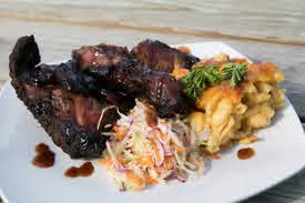 [08395] MACARONI PIE WITH JERK CHICKEN LEG AND THIGH