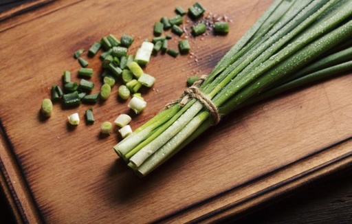 [08892] CHIVE BUNDLE (MARKET)