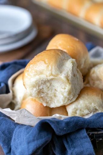 [00827] Linda's White Dinner Rolls 12pk